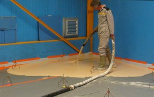 produit liquide en cours d'étalement